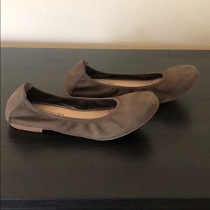 Blondo Becca Waterproof Flats